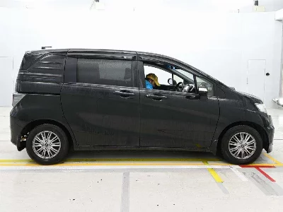 Honda Freed Spike