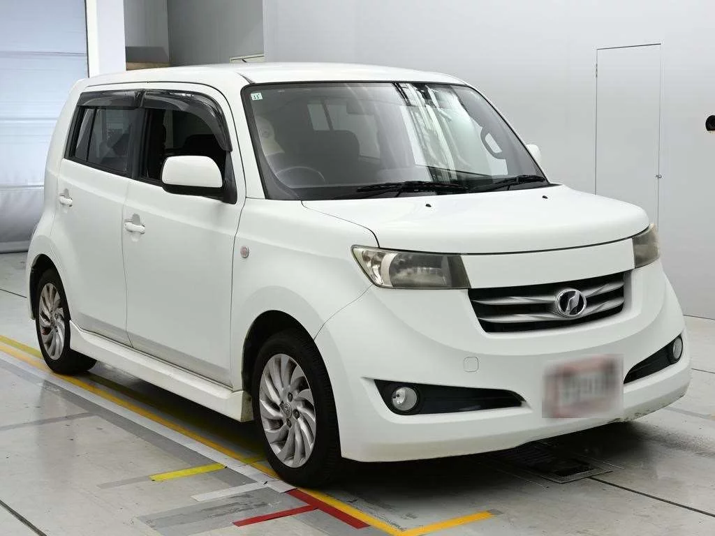Toyota bB  с аукциона в Японии
