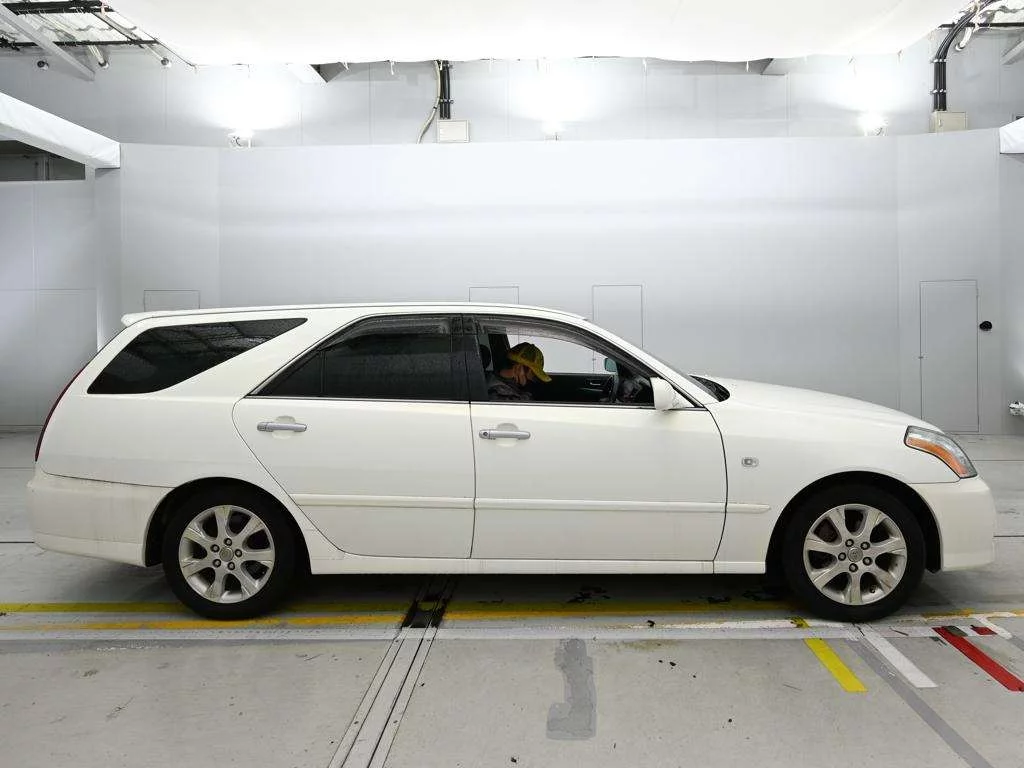 Toyota Mark II Wagon Blit  с аукциона в Японии