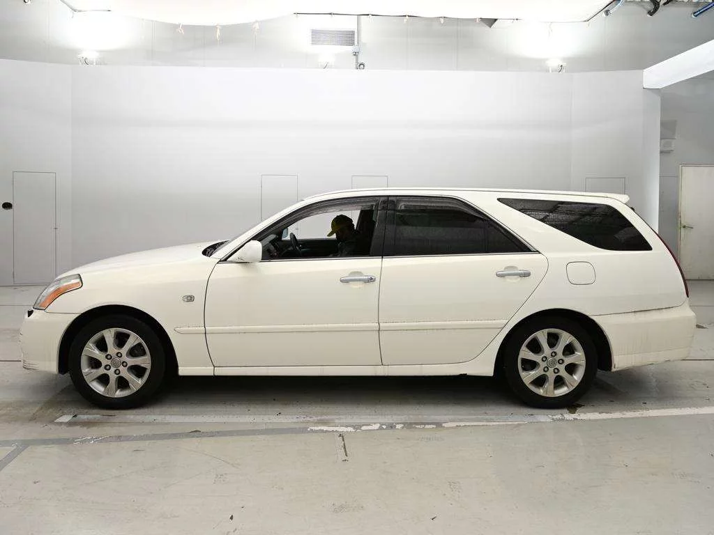 Toyota Mark II Wagon Blit  с аукциона в Японии