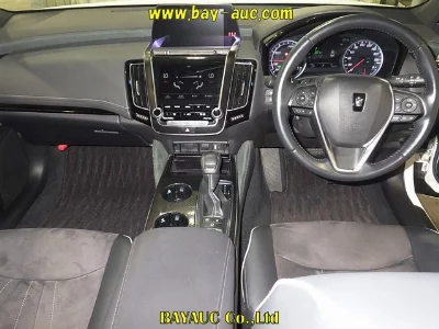 Toyota CROWN HYBRID