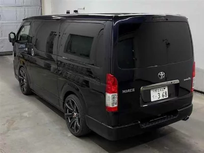 TOYOTA HIACE VAN