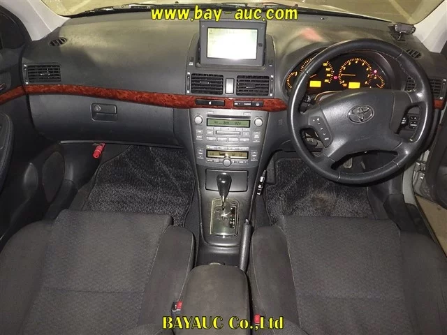 Toyota Avensis  с аукциона в Японии