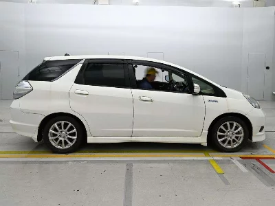 Honda FIT SHUTTLE HYBRID