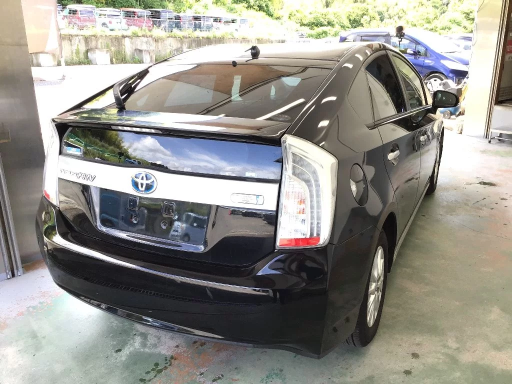 Toyota Prius PHV  с аукциона в Японии