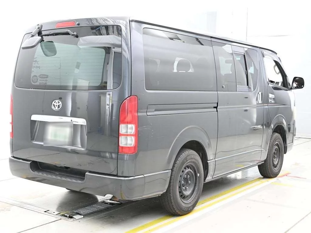 Toyota RegiusAce  с аукциона в Японии