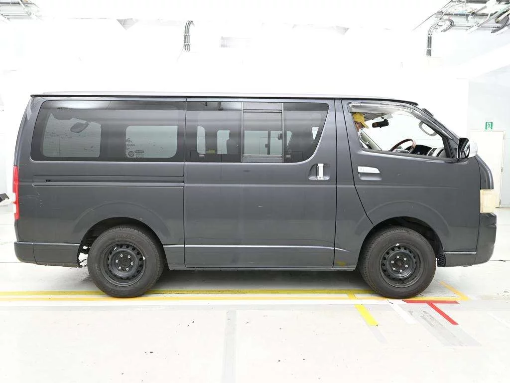 Toyota RegiusAce  с аукциона в Японии