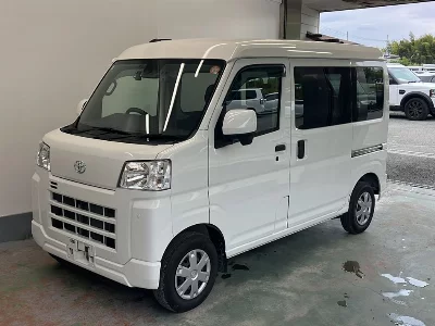 TOYOTA PIXIS VAN