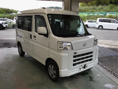 TOYOTA PIXIS VAN
