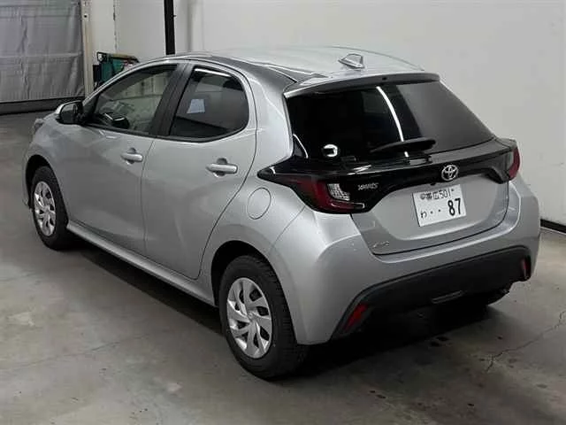 Toyota Yaris  с аукциона в Японии