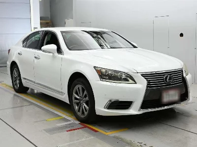 Lexus LS600h