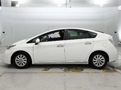 Toyota Prius PHV