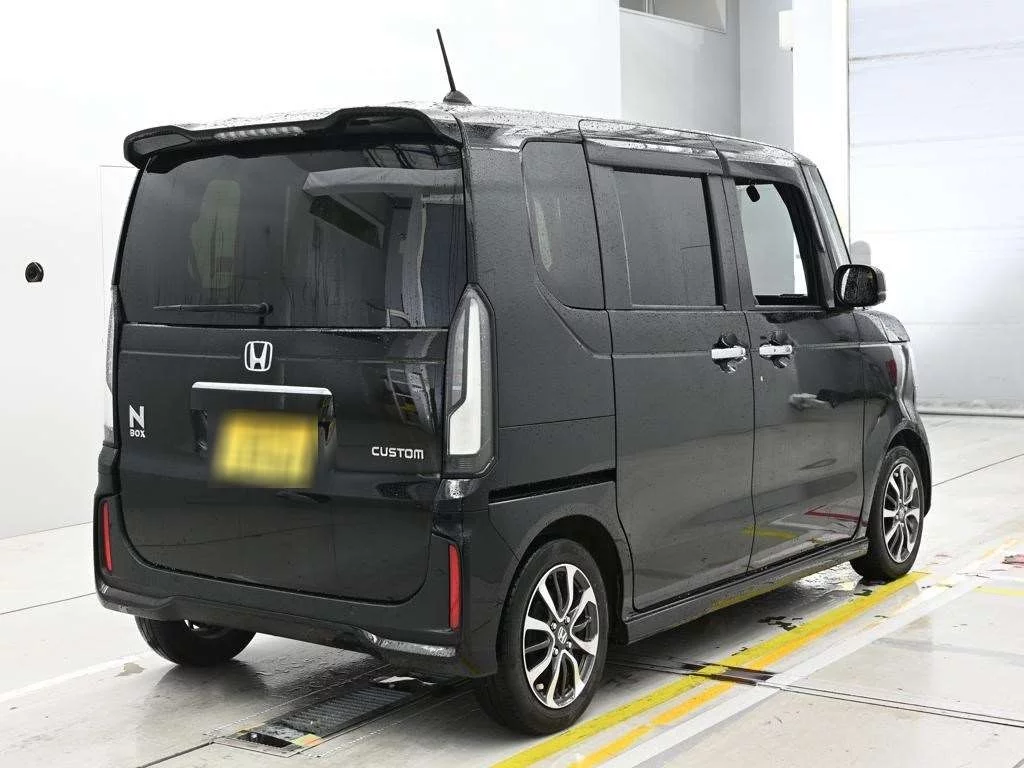Honda N BOX CUSTOM  с аукциона в Японии