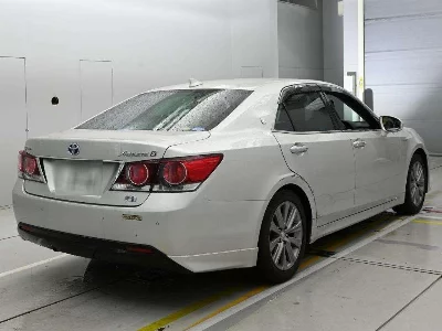 Toyota CROWN HYBRID
