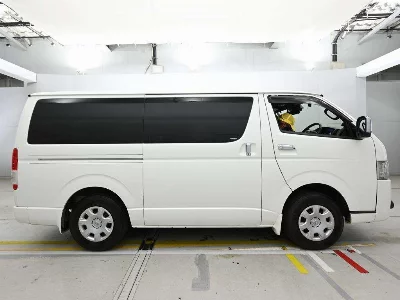 TOYOTA HIACE VAN