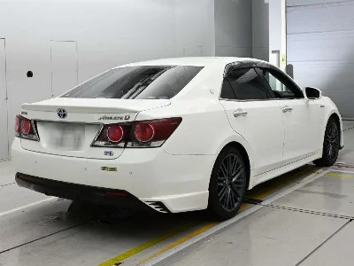 Toyota CROWN HYBRID