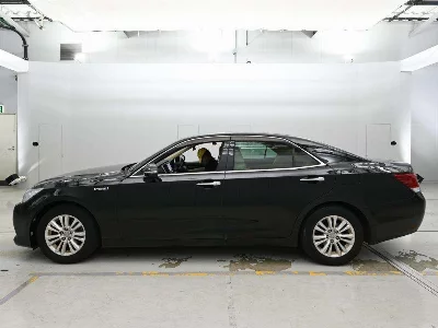 Toyota CROWN HYBRID