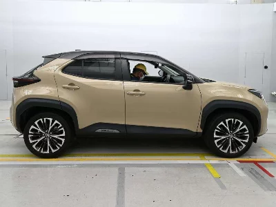 TOYOTA YARIS CROSS