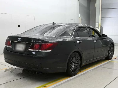 Toyota CROWN HYBRID