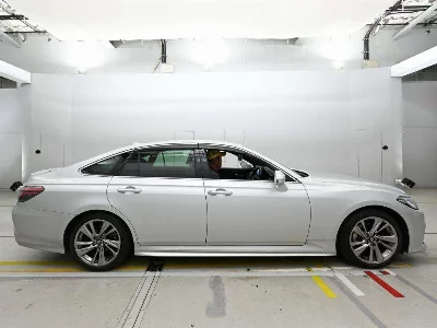 TOYOTA CROWN HYBRID