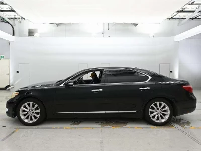Lexus LS460L