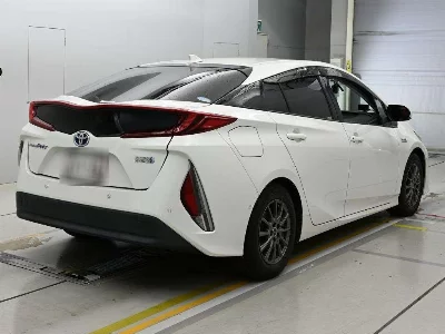 Toyota Prius PHV