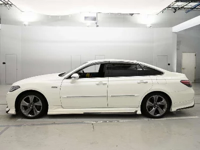 TOYOTA CROWN HYBRID