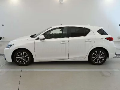 Lexus CT200h