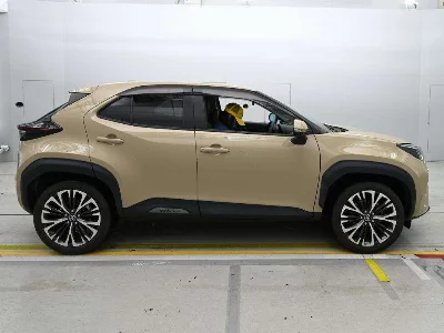 TOYOTA YARIS CROSS