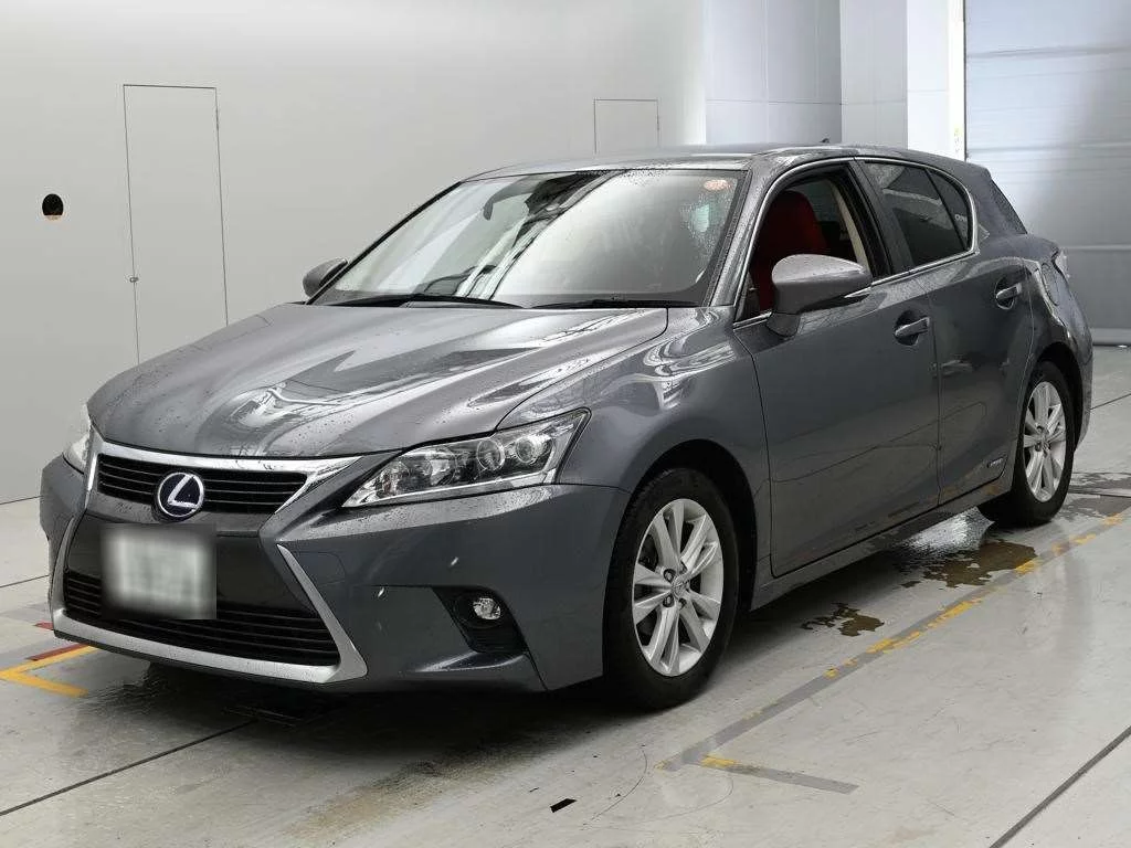 Lexus CT200h  с аукциона в Японии