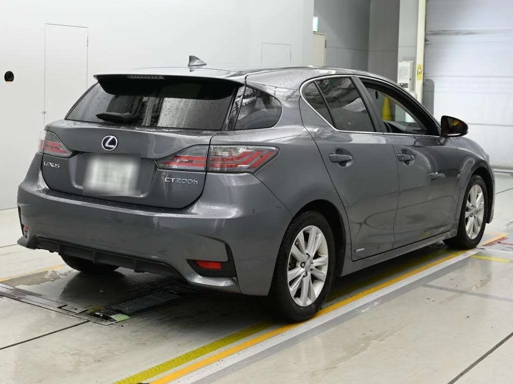 Lexus CT200h  с аукциона в Японии