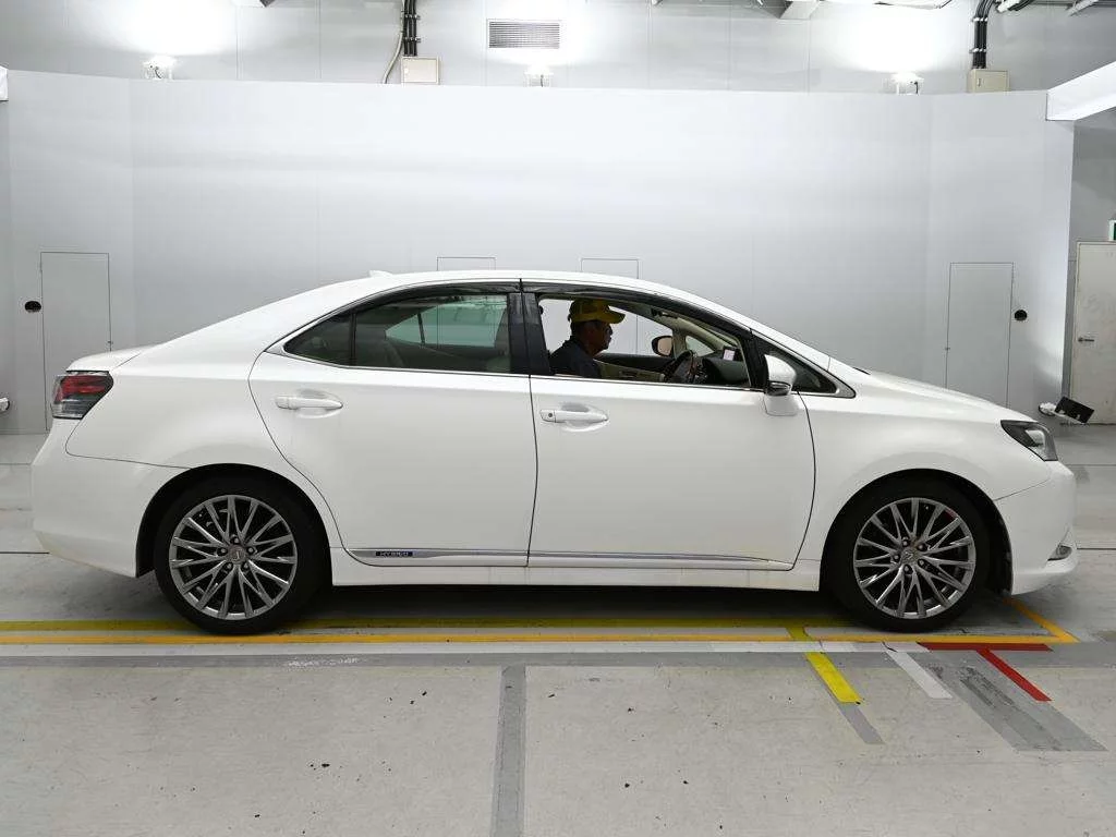 Lexus HS250h  с аукциона в Японии