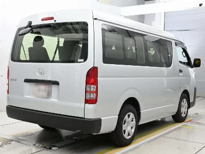 TOYOTA HIACE WAGON