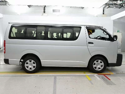 TOYOTA HIACE WAGON