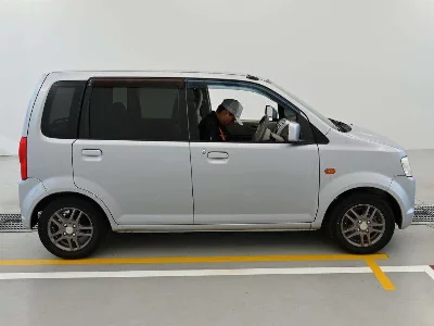 Nissan Otti