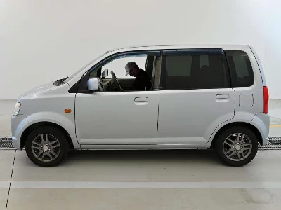 Nissan Otti