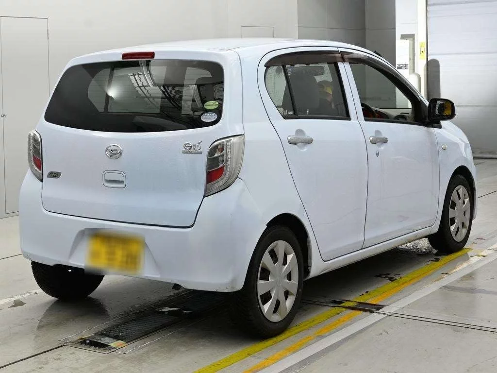 Daihatsu Mira e:S  с аукциона в Японии