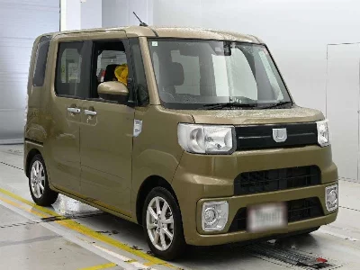 DAIHATSU WAKE