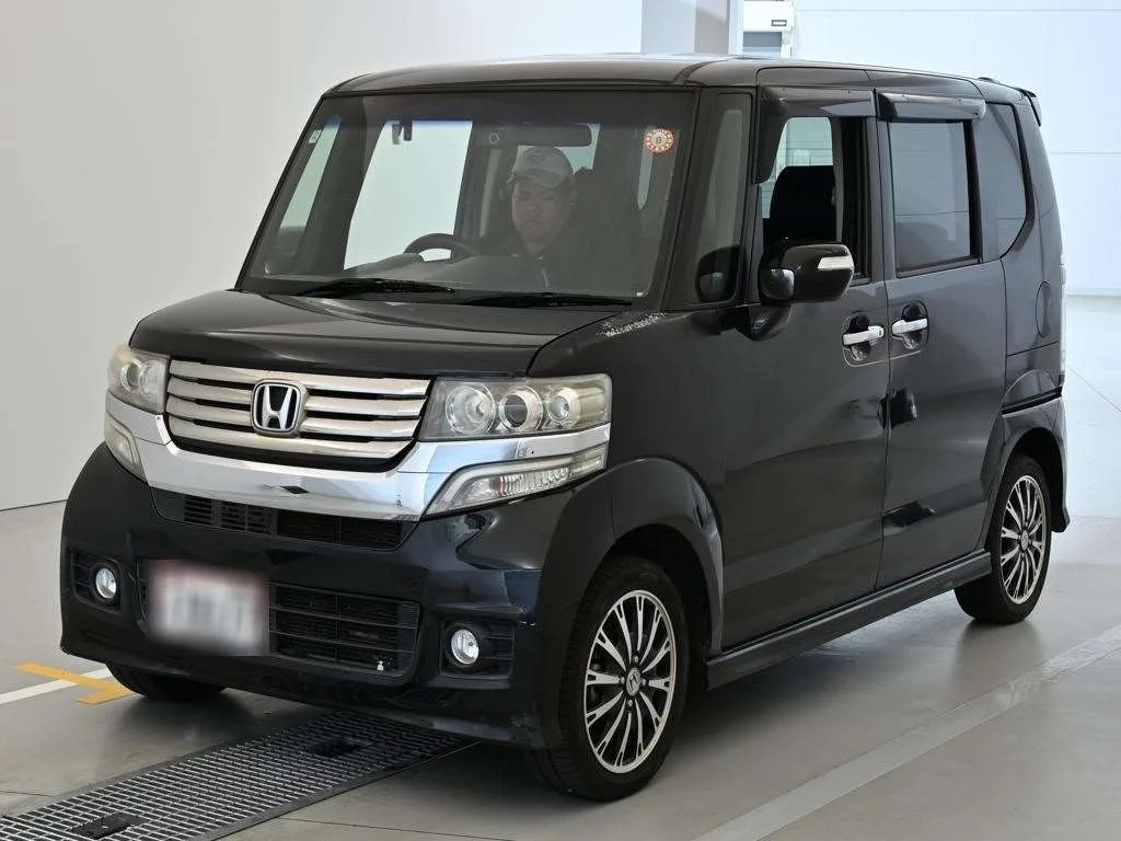 Honda N BOX CUSTOM  с аукциона в Японии