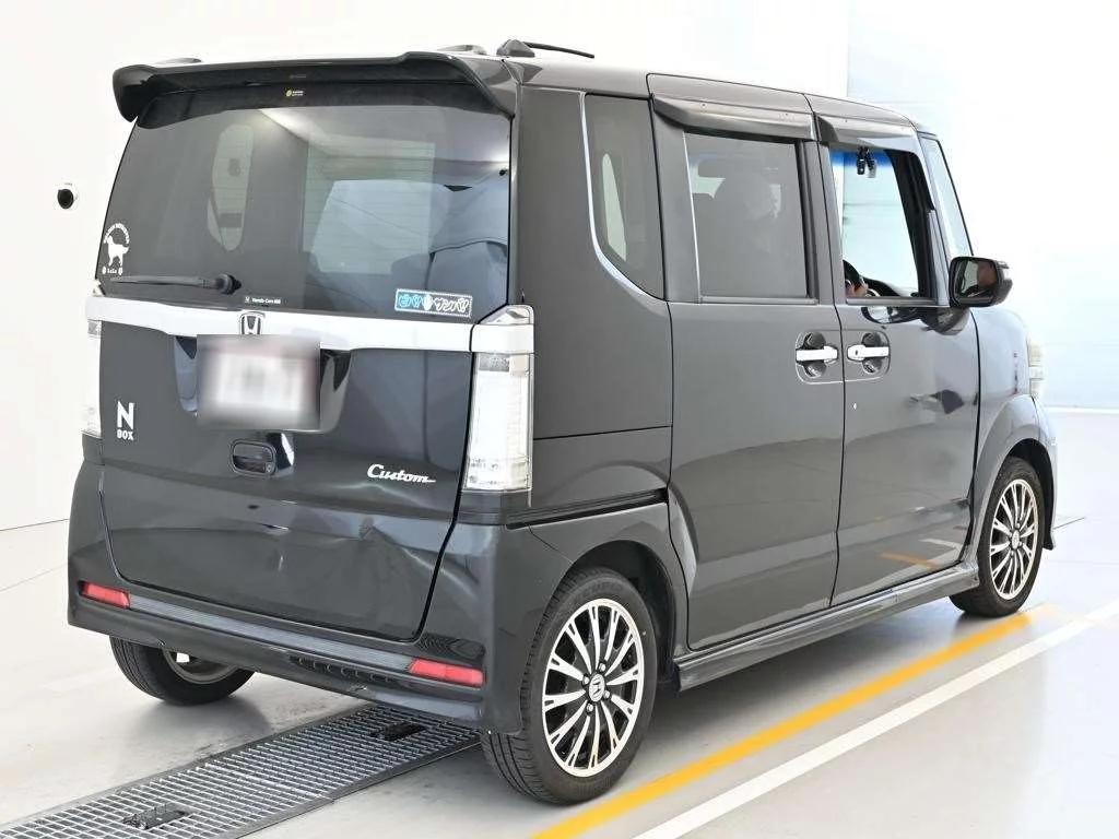 Honda N BOX CUSTOM  с аукциона в Японии