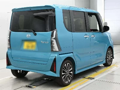 Daihatsu Esse