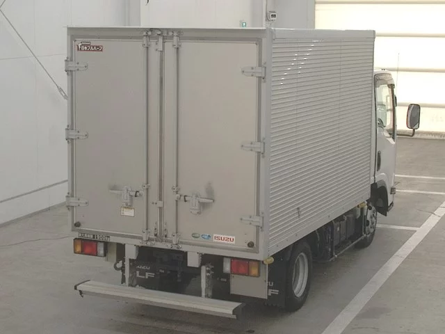 Isuzu Elf  с аукциона в Японии