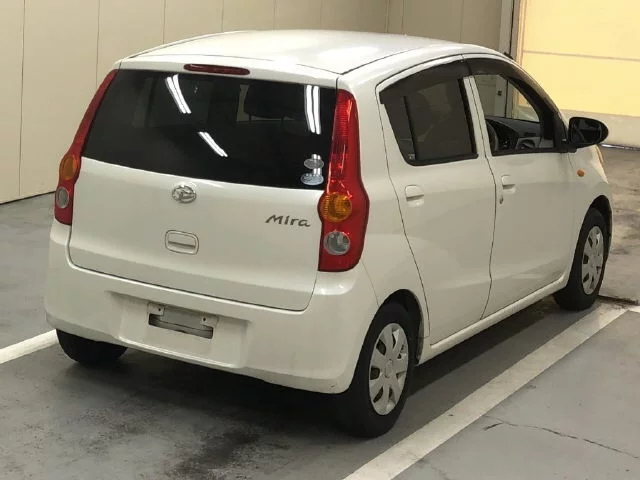 Daihatsu Mira  с аукциона в Японии