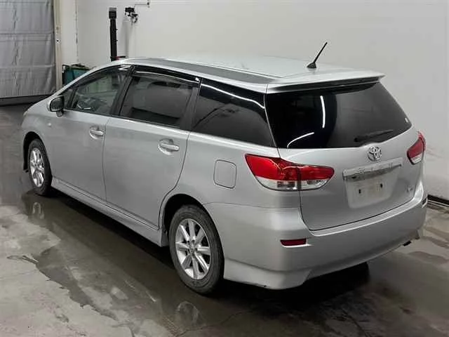 Toyota Wish  с аукциона в Японии