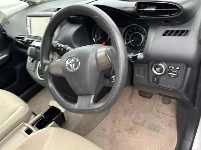 Toyota Wish  с аукциона в Японии