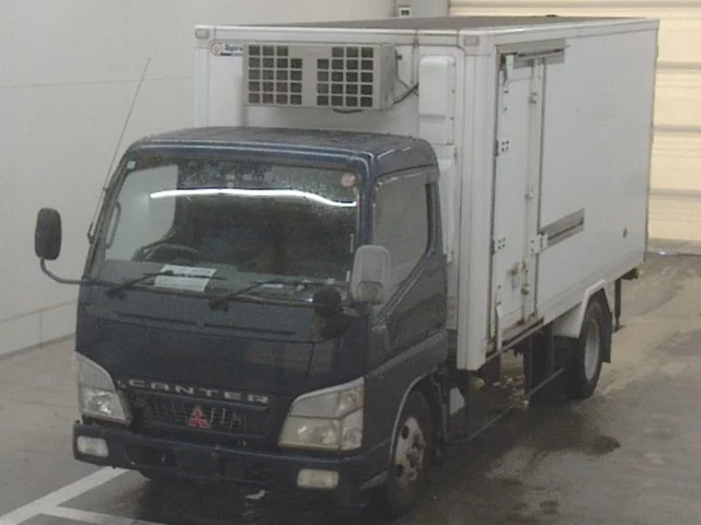 Mitsubishi Fuso Canter  с аукциона в Японии