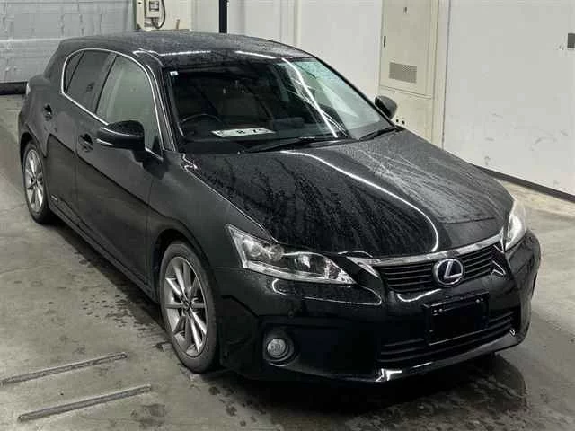 Lexus CT200h  с аукциона в Японии