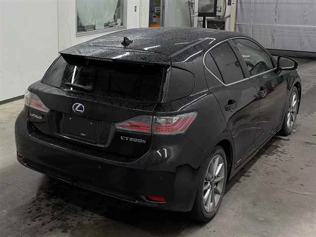 Lexus CT200h  с аукциона в Японии