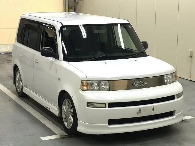 Toyota bB  с аукциона в Японии