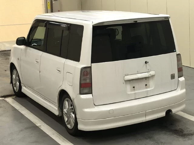 Toyota bB  с аукциона в Японии
